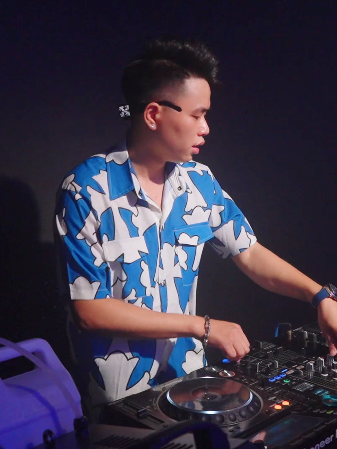 Bạn Thân Ơiii  Tôi Với Bạn Đều Là Dân Chơiii #vinahouse #remix #djminhlike #bar #canalisclub #xuhuong 