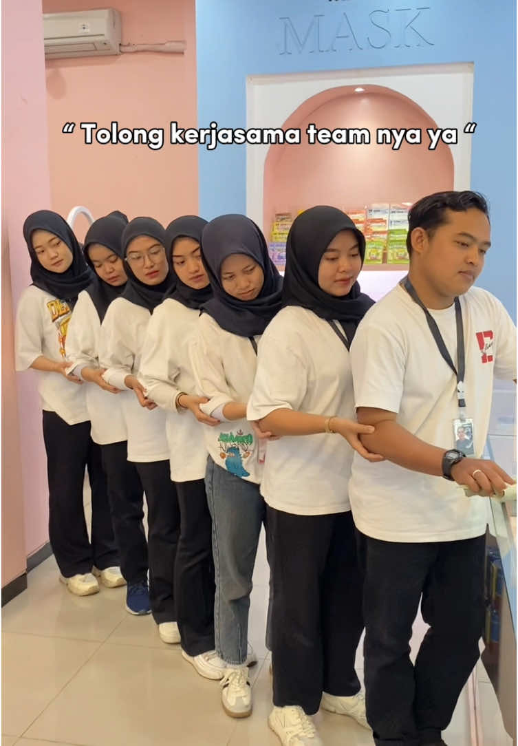 Kerjasama team🥰 #deliwafastore #deliwafa #foryoupage #kontenhiburan #konten #kontenlucu #deliwafastore #fashion #lucu_ngakak #inspiration #inspo #onestopshopping #shopping #foryou #content #contentcreator 