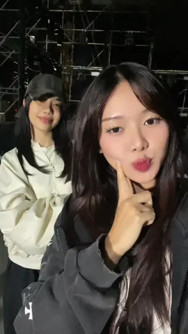 Chúng tôi mỗi lần nhìn thấy @Hoang Duyen 🇻🇳  #yeolan #hoangduyen #exsh #emxinhsayhi #fyp 