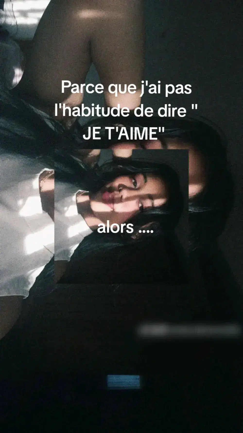 j'ai pas l'habitude de parler d'amour dans mes textes  y a peut-être la pudeur qui parle, elle me manipule elle me trouve toujours des prestexte pourtant j'ai un coeur qui bat. Alors je cache les sentiments dans une boîte et jsp prq mais jpeux l'ouvrir que pour tois et j'voudrais pas être alarmiste mais jvois bien que t'as l'air triste, tqt pas pour moi, t'es tombé amoureuse d'un artiste. Faut que je change quand fait mal je sais pas le dire, t'es mon ange et j'croyais pas que j'avais le droit au paradis.