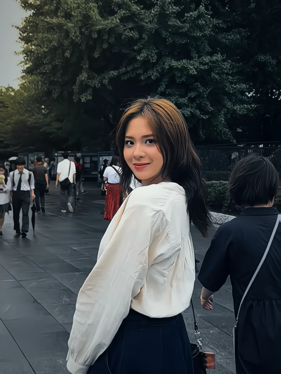 cwe gw cantik banget🍷🗿🪽 . #zeeasadel #aziziasadel #exmemberjkt48 #lewatberanda #fyp #xybca 