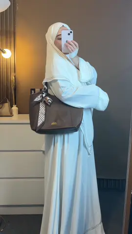 Bismillah Besok Umroh,aamiin 🤍 #abaya #abayaumroh #ootdumroh #OOTD #ootdhijab #rekomendasioutfit #fyp 