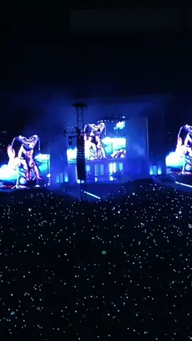 Always remember this part on « shallow » 🥹🥰 #shallow #ladygaga #concert #littlemonsters #gaga #chromaticaball #chromaticaballparis 