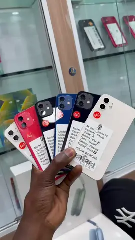 📱 📱 iPhone 12 – 64Go / 128Go – Quasi Neuf ✨ Téléphone propre, tout fonctionne parfaitement 🔓 Débloqué tout réseau – Face ID OK – iOS fluide 🔋 Batterie 90% ou + selon le modèle 📦 Sans rayure majeure, état proche du neuf 💰 Prix : 139.000 FCFA seulement 🚚 Livraison rapide partout à Abidjan 📞 Contact MH Store : 0153431144#iPhone12 #QuasiNeuf #MHStoreCI #BonPlanCI #AbidjanDeal #SmartphoneCIV #iPhoneCIV 