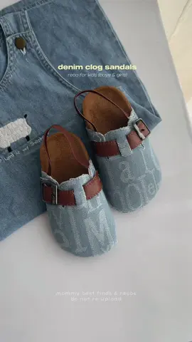 comfy unisex denim clog sandals for kids, toddlers & babies!👟 #sandal #clogs #kidshoes #toddlershoes #sandalrecommendation 