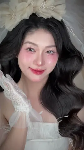 Xu hướng makeup với lớp nền mỏng nhẹ, trong veo luôn được các dâu lựa chọn #xuhuong #makeupcodaudep #HongTranMakeUp #Nghean 