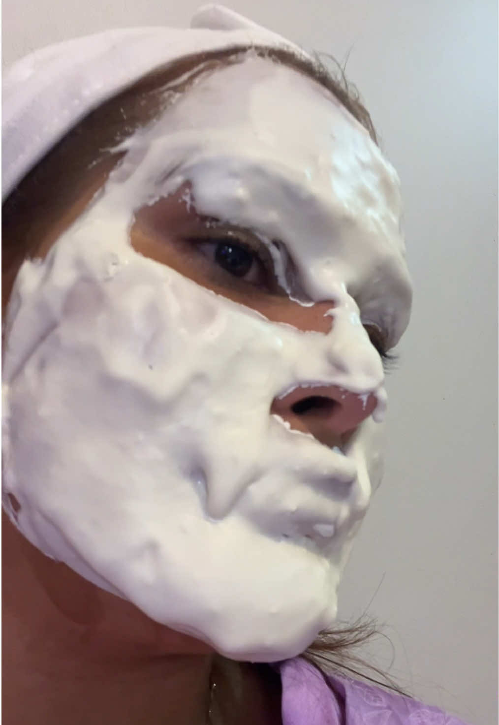 Una mascarilla relajante y parece que se me derrite la cara jajajajja