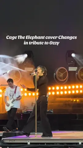 Cage The Elephant covering Changes in tribute to Ozzy Osbourne At Lollapalooza @Cage The Elephant @Lollapalooza USA #music #livemusic #concert #lollapalooza 