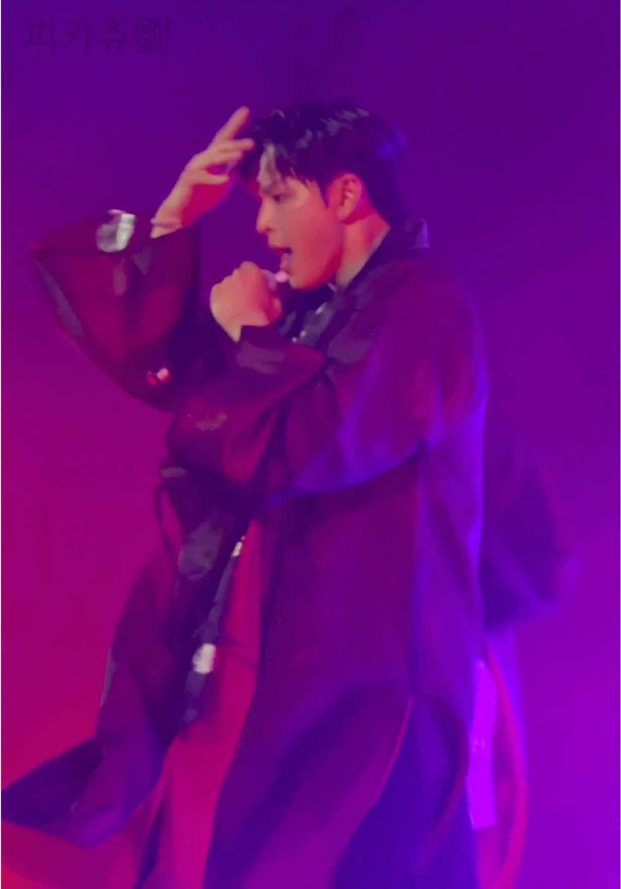 Saja Boys - Your Idol - Oneus live performance fancam #h_our_us NYC August 1st, 2025 okay this performance was insane, like we *know* Oneus is choreo stage kings but in combination with the traditional korean concept being their whole identity….they really really knocked this one out of the park 🔥🔥🤯🤯 their vocals, the dancing….i can’t even process it, but wanted to go ahead and share their talent and mastery with everyone 😭🥺  #oneus #oneusedit #tomoon #oneustomoon #원어스 #kpop #kpopreels #kpopedit #kpopstan #kpopfan #kpopdance #kpopfyp #kpopidol #kpopfanaccount #fancam #hwanwoong #kpopstage #kpopdemonhunters #sajaboys #leedo #keonhee #xion  #2025oneusworldtour