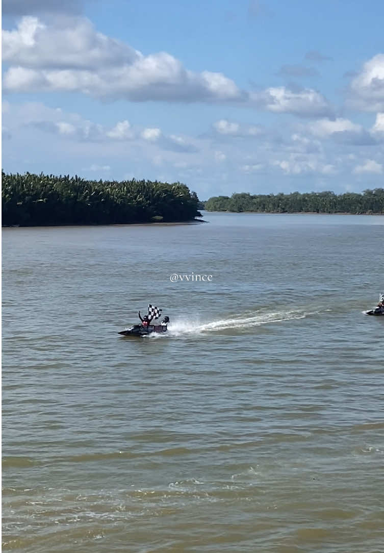 day 2 on fire🫡🔥🔥🔥 #rajakerbaugemilangracingteam #rajakerbauracingteam #sarikeipowerboatrace2025 #sarikei #bruneifyp #makintundukmakinberisi #sarikeipipol #sarikeisarawak #borneopowerboat #borneopowerboatbrotherhood #borneopowerboatrace #permatahijau #kssgarage #subiesquadcarwash #lowminghuaboatfactory #bidinboatfactory #jsmboatfactory #fypsarawak #sarikeipowerboat2025 #bruneitiktok 
