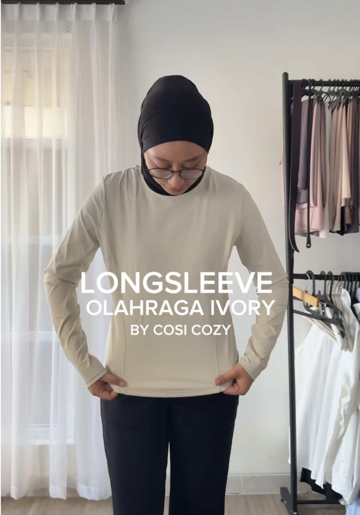 BAGUSSS BGT LOH GUYSS! 😭😭🫶🏻🫶🏻 sesuai ekspetasi juga warna ivorynyaaa! Bahannya jg enak adem dan haluss #bajuolahraga #bajuolahragawanita #bajuolahragamuslimah #bajugym 