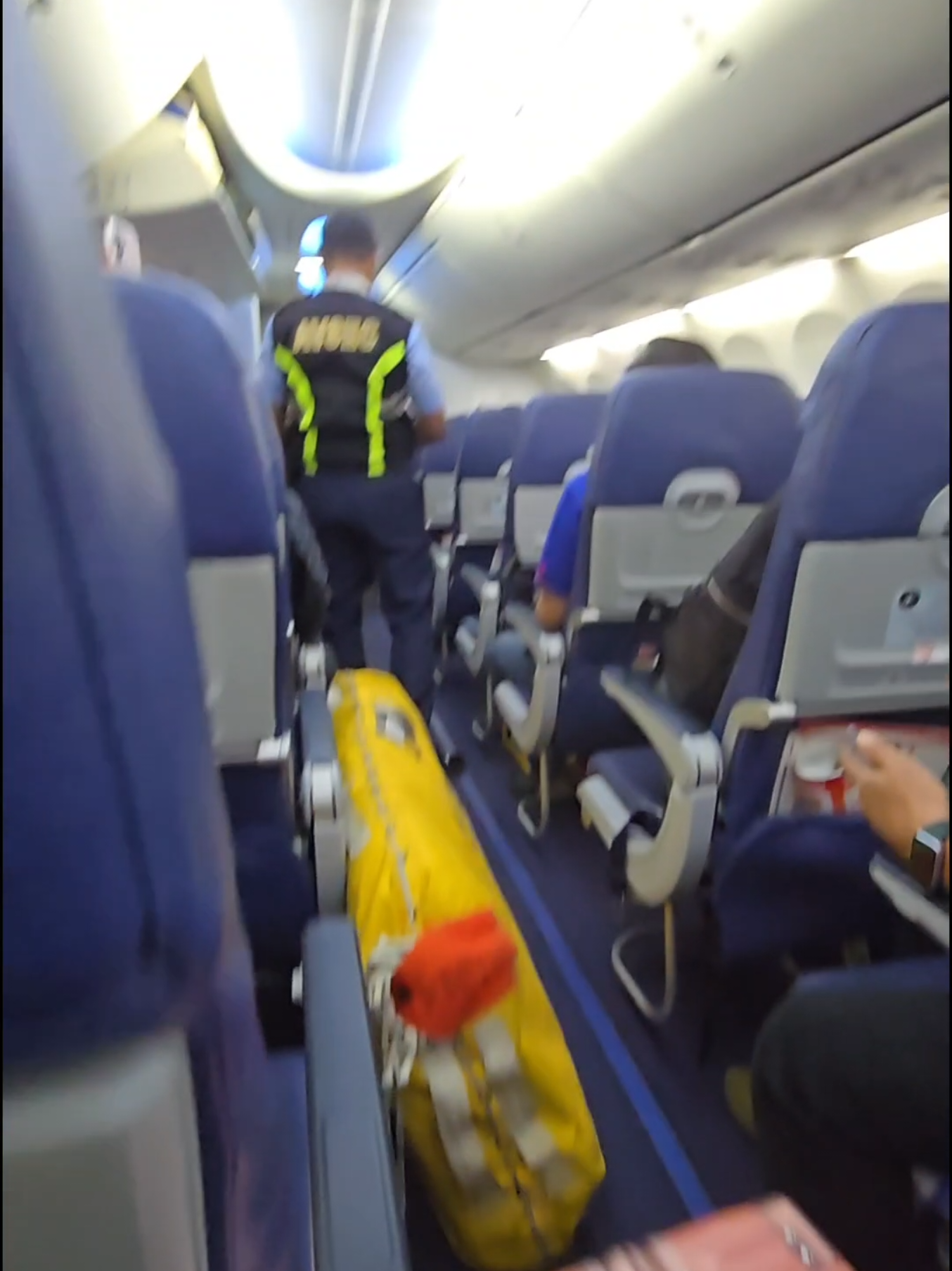 Penumpang meng4ncam dan menyebut bawa b*m di pesawat Lion Air dari Jakarta ke Medan 02 Agustus 2025 #fyp #berita #viral #lionair #Medan 