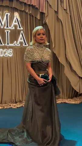 #KlarisseDeGuzman, hinatid ng Nation’s Son na si #WillAshley sa #GMAGala2025 carpet! ❤️ #fyp 