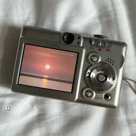 မုန်းခိုင်းတိုင်းမမုန်းနိုင်ဘူး - မာရဇ္ဇ #fyp #foryoupage #မုန်းခိုင်းတိုင်းမမုန်းနိုင်ဘူး #မာရဇ္ဇ #songlyrics #burmesesong #myanmar #tiktok #tiktokmyanmar #myanmartiktok🇲🇲🇲🇲 #trendindsong #viral #autumnluna 