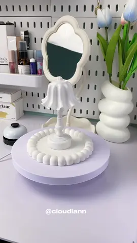 Replying to @gecsyah Electronic rotating display stand, perfect for live sellers, affiliate and content creators!🥰 #electricrotatingdisplay #rotatingdisplaystand #rotatingdisplay #rotatingdisplay360 #fyp 