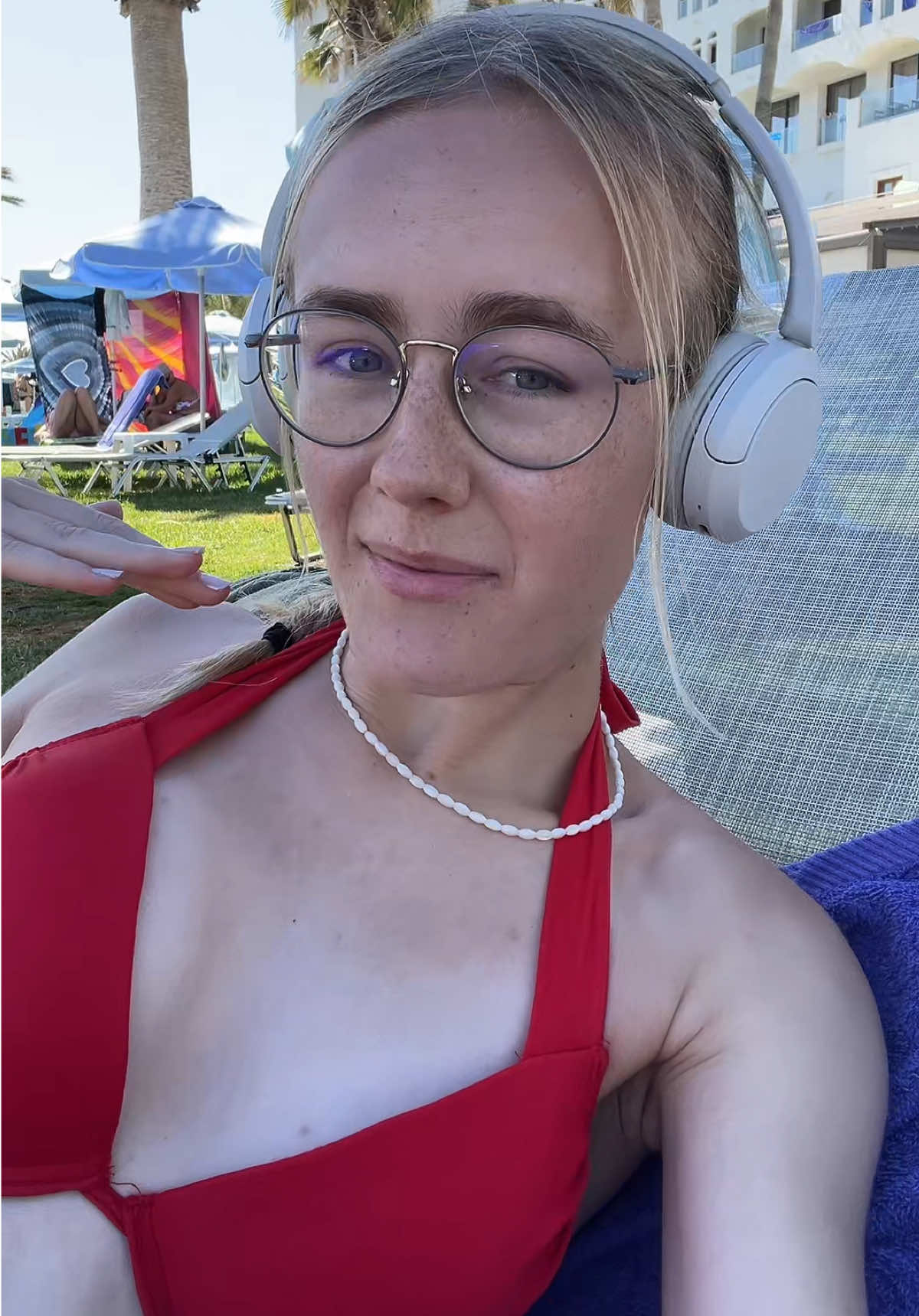 WIR BRAUCHEN #freefreibadpommes @VICKY !!!!!🍟🥹 ————————————————————- #relatable #trend #genzlife #feminismus #imjustagirl #zusammenhalt #women #goodgirl #vicky #kreta 