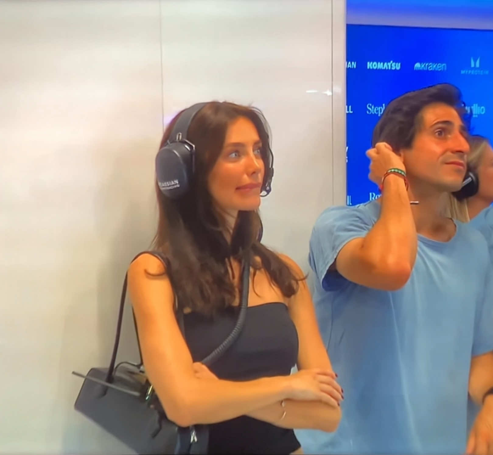 Rebecca on tv in the Williams garage 🤩  📸: Kayo  #f1 #carlossainz #f1wags #rebeccadonaldson #foryoupage @iamrebeccad12 @carlossainz55 