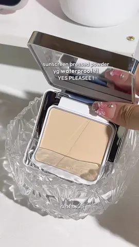 pas ni nak reapply sunscreen atas makeup senang tinggal dab dab jee😍 @Carslanmy  #carslan #carslanmy #carslancosmetics #carslanpowder #carslansunscreenpressedpowder #sunscreenpressedpowder 