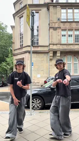 dc by me 🕺 🎵by @tmotty  #tw1nsf #foryou #fypシ゚viral #foryourpage #fyp 