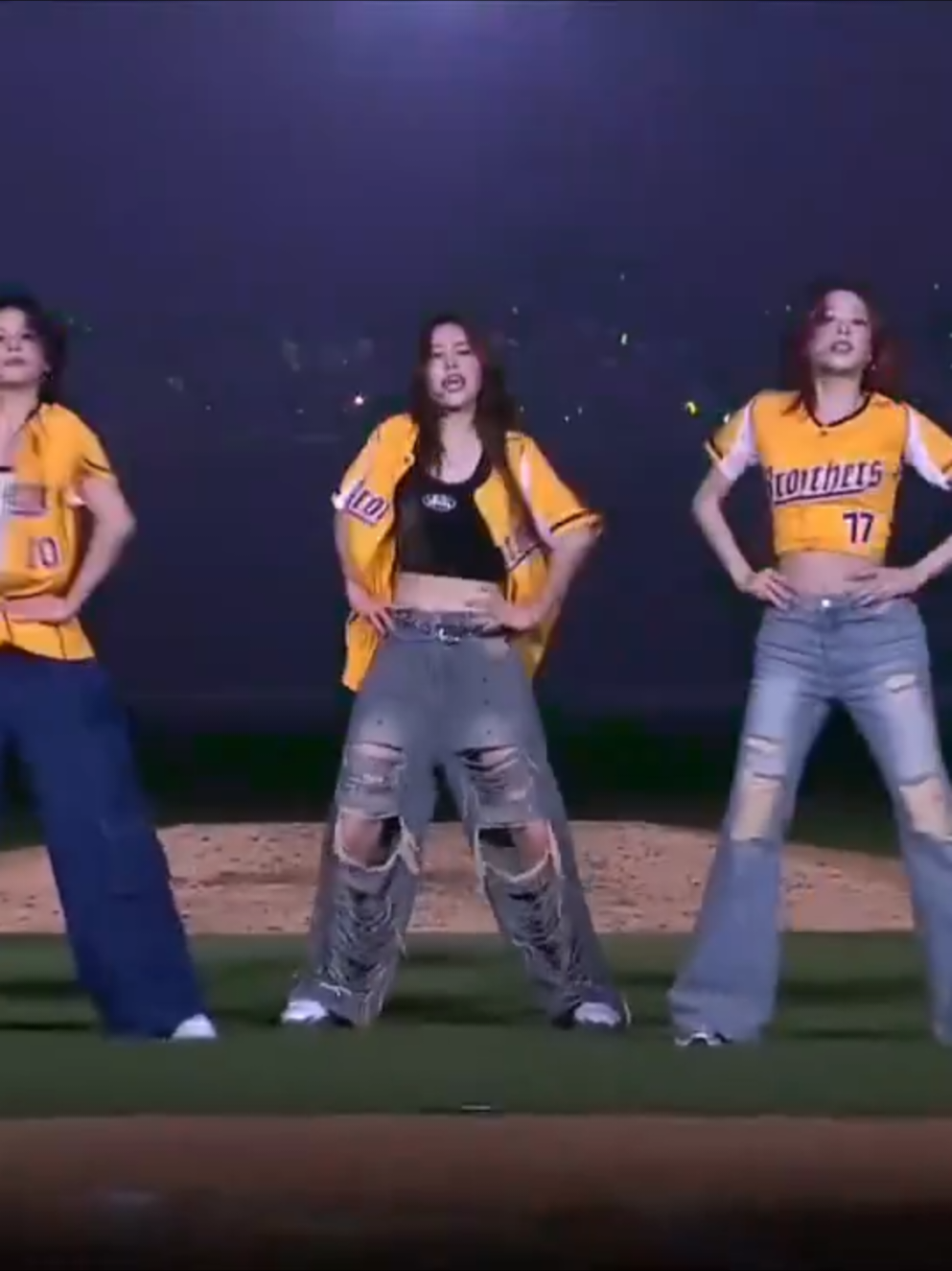 itzy wannabe #itzy #wannabe #itzywannabe #ryujin #yeji #yuna #chaeryeong #lia #baseball #taipeidome 