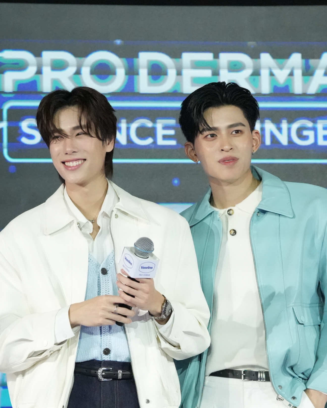 ปอนด์อ้อนพุพุฝุดๆ ก่อนจะโดนลงโทษ 🍞🍞✨ PONDPHUWIN WITH VASELINE #VaselineXPondPhuwin #ปอนด์ภูวินทร์ #ppnaravit #phuwintang @ppnaravit @phuwintang  