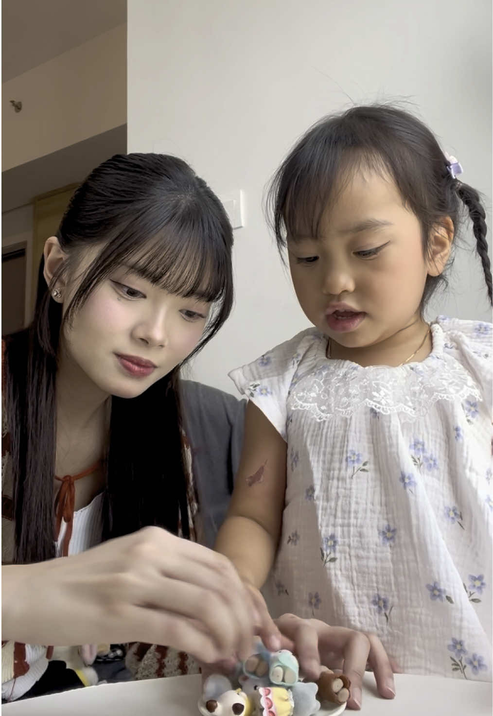 Akhirnya ketemu adik onlineku Natsuki & Ritsuki 🥺❤️❤️ Terima kasih Umma Mega juga baik banget, semoga bisa main lagi 🫶🏻 @MEGAKENICHIRO_OFFICIAL  #UenoFamily #Ritsuki #Natsuki #JKT48 