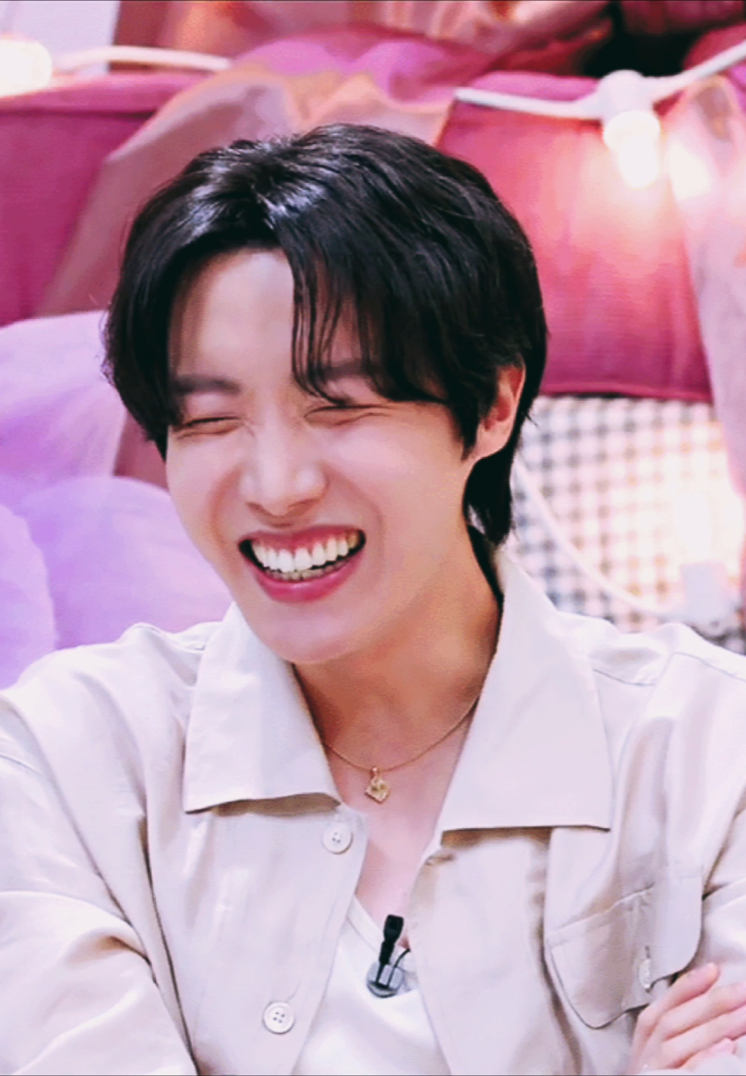 My favorite smile ☀️ #jhope #junghoseok #hobipower #hobi #bts #btsarmy #jhopesmile #bangtan_sonyeondan #kpop #jhopeedit  #favoritesmile #CapCut 