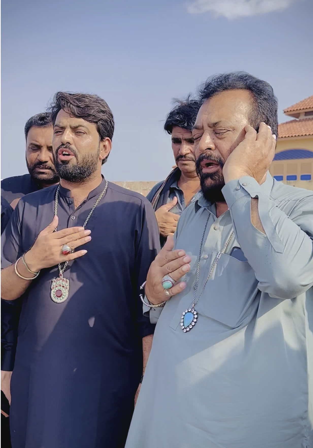 Alam Bardar Na Maro 🏴🙏🏻😭 #syedmusawarabbasmusawar #fypage #nashadnaqviofficial #foru #fyp #viralvideo #tiktoker #tranding #tiktokpakistan #new #unfreezemyacount #foryourpage #muharam2025 #video #foruyou #viral #2025 #😭😭😭 