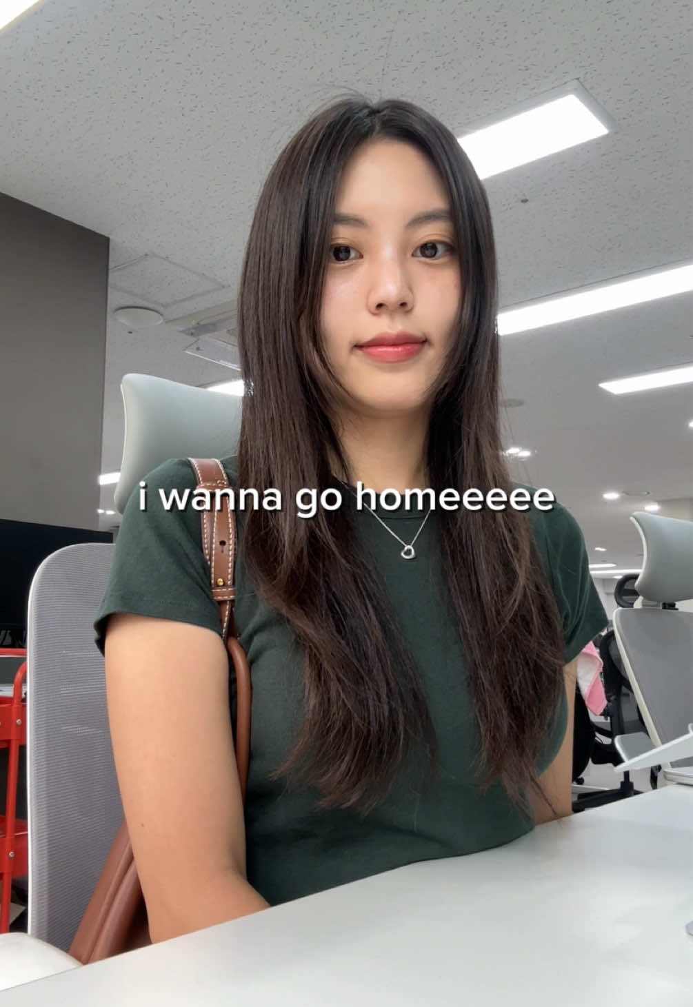 another day, another slay at my 9-6 hehe 🤭🤭 #9to5 #officelife #corporatelife #seoul #lifeinseoul 