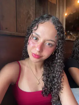 je le sens c’est lui l’homme de ma vie #audio #sound #soundstouse #audiogirl #lipsync #makeup #curlyhair #fyp #trending #blowthisup #viral 