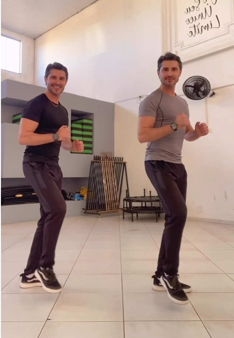 Quem gosta de FLASHBACK? . . . #dance #dancechallenge #coreography #dancei #baile #bailar #coreografia #dança #musicasquemarcaramepoca #musicaromantica  #Flashback #80s #discoteca #lovesong #nostalgia #nostalgic #passinho #anos60 #60s #anos70 #70s #anos80 #anos90 