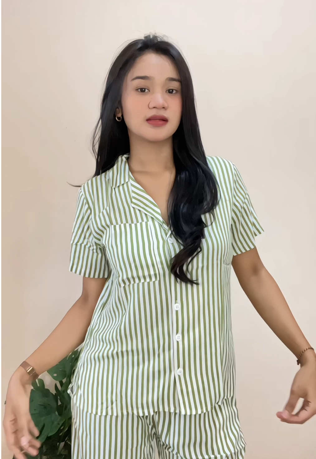 Kadang udah mandi udah pake piyama tapi tbtb pengen jajan keluar dan hrs ganti bajuu, itu magerin bgttt😞🥹 #bajutidur #piyama #piyamakekinian #piyamawanita #piyamamurah #bajutidurwanita #bajutidurmurah #OOTD #outfitideas 
