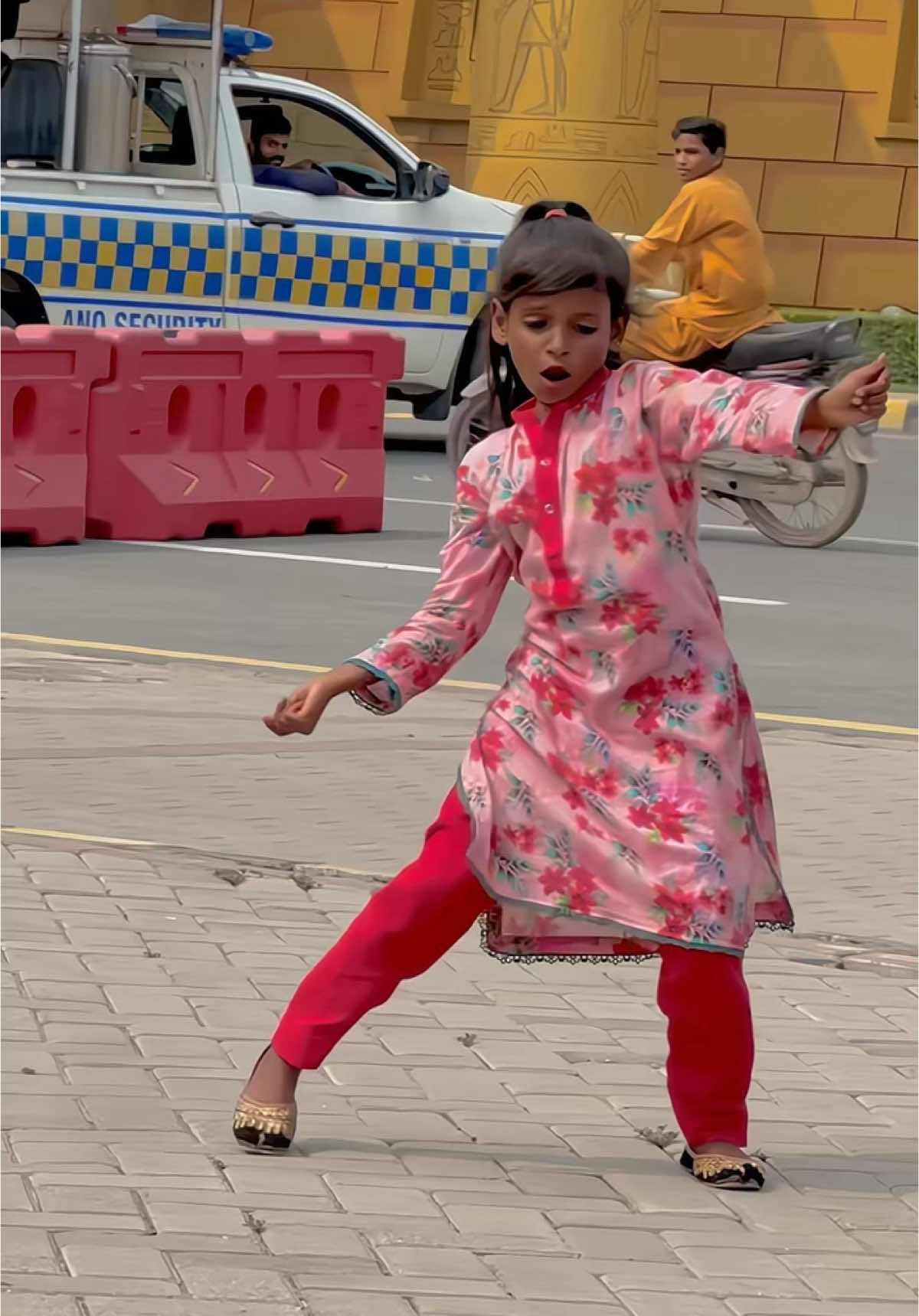 Thanks TikTok team 👉❤️💯 #foryou #foryou @Zidi kuri @بلا برانڈ ✌️ 