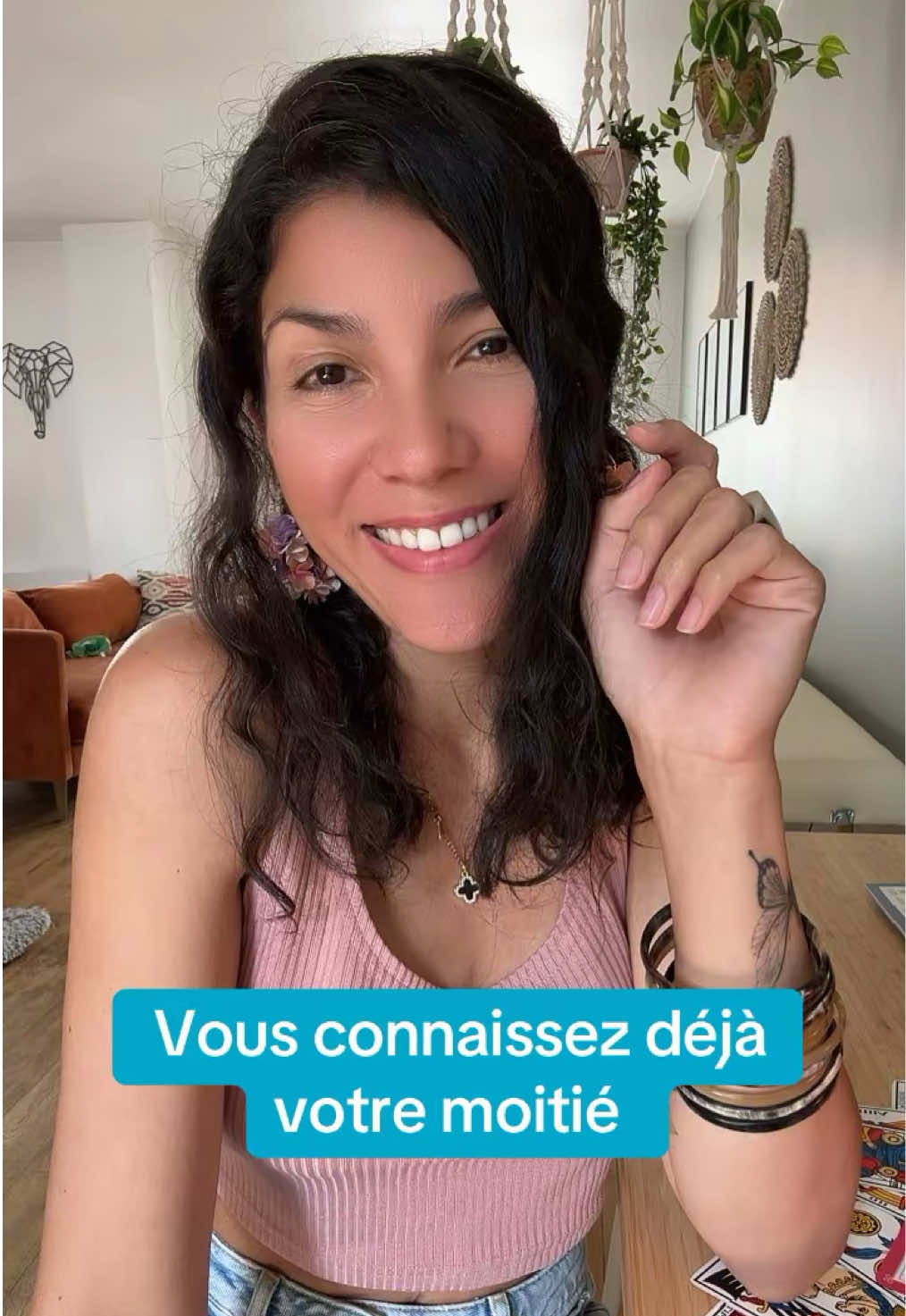 💕 VOUS CONNAISSEZ DÉJÀ VOTRE MOITIÉ 💕 #medium #cartomancie #fyp #tarot #pourtoi #voyance #divination #tiragedecarte #sentimental #amour 