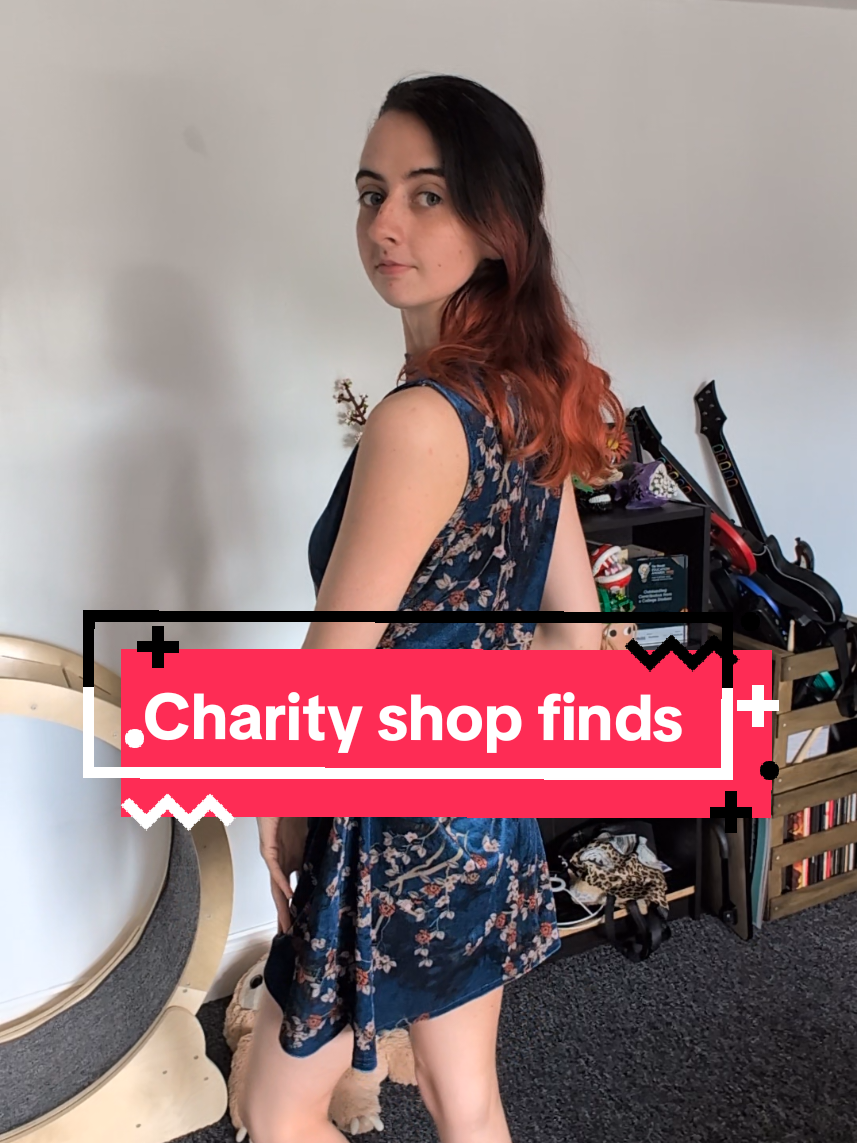 So happy to find these two beauties while I was out😍  Reach over 100 followers on here and getting to speak to everyone while live has been so exciting and special. Chatting away about our interests and Ren getting lots of cuddles🐱🐾 #charityshop #tiktoklive #cat #hauls 