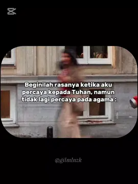 Ini adalah perasaan berjalan sendirian di antara dua dunia: satu yang penuh kehangatan keyakinan bahwa ada sesuatu yang melampaui, yang ilahi, yang sakral—dan satu lagi, dunia sistem keagamaan yang dahulu dianggap sebagai jembatan menuju Tuhan, namun kini terasa terlalu sempit, penuh konflik, aturan, dan kepentingan manusia. Kepercayaan kepada Tuhan menjadi relasi batiniah, sangat pribadi, bebas dari ritual yang tidak lagi bermakna. Tapi dalam waktu yang sama, meninggalkan agama membuatmu merasa telanjang secara eksistensial—tak punya komunitas, tanpa struktur, dan kadang tanpa bahasa untuk menjelaskan imanmu yang sunyi. Ada kerinduan untuk terhubung dengan yang transenden, namun juga ketegasan untuk menolak perantara yang dirasa tidak lagi jujur, tidak lagi murni. Kalimat ini mencerminkan spiritualitas pasca-agama, di mana seseorang masih percaya pada Tuhan—bukan karena dogma, tetapi karena suara batin yang tak padam, karena kehadiran yang dirasa tapi tak bisa dipetakan oleh kitab manapun. #CapCut 
