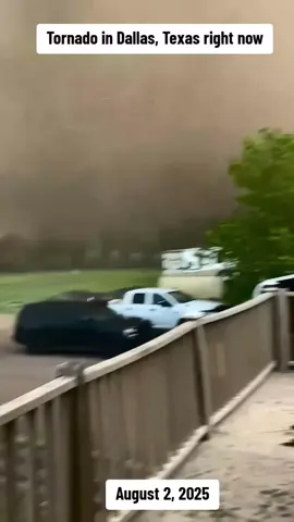 Tornado in Dallas, Texas right now #tornado #tornadovideo #dallastx #dallas #tornadowarning #chaos #texascheck 