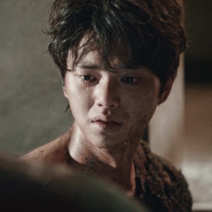 average kdrama watching experience  ib .grizef  sharpen lib6ratos  #kdrama #kdramaedit #weakheroclass1 #mrplankton #goodboy #headoverheels #twinklingwatermelon #namib #2521 #ashouldertocryon #sweethome and kay saw this first? 