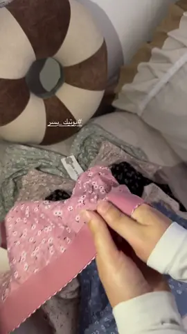 👙 ستيان كابري – الراحة الحقيقية تبدأ من هنا! ✨ المواصفات: 🔸 قماش قطن كورسي ناعم جداً 🔸 ماركة أصلية – ضد التحسس والبكتيريا 🔸 راحة مضمونة حتى بالاستخدام اليومي الطويل 🔸 تصميم “شبح” يغطي ويدعم الجسم بشكل مثالي 🔸 متوفر بقياسات خاصة من 46 إلى 56 💬 قطعة مطلوبة دائماً من زبوناتنا، لأن فعلاً تفرق من أول لبسة! 💰 السعر: 5000 دينار فقط 🚚 التوصيل: 5000 دينار لكل محافظات العراق 📲 يله شمنتظره؟ اطلبي هسه من بوتيك يسر وجرّبي الفرق بنفسج! 💕 #بوتيك_يسر #ستيان_كابري #راحة_مضمونة #قياسات_كبيرة #ملابس_داخلية_نسائية #ماركة_أصلية #شبح #ملابس_قطنية 