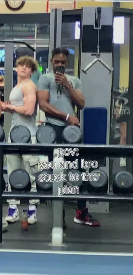 Dawgs fr🤞🏼🤞🏾@Marek #gymbro #fyp #gym #gymmotivation 