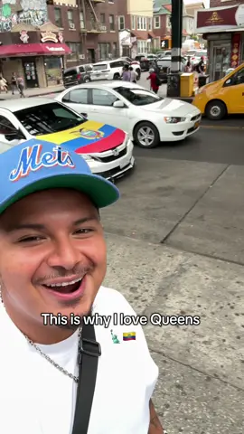 This is why I love Queens ! I always get to see my Ecuas 🇪🇨✅🕺 I love how we have a beautiful community out here across the pond 👍🏽🔥❤️ #newyork #newyorkcity #nyc #nyclife #newyorker #queens #jacksonheights #ecuador #spanglish #latino #latinos #latinostiktok #ecuadortiktok 