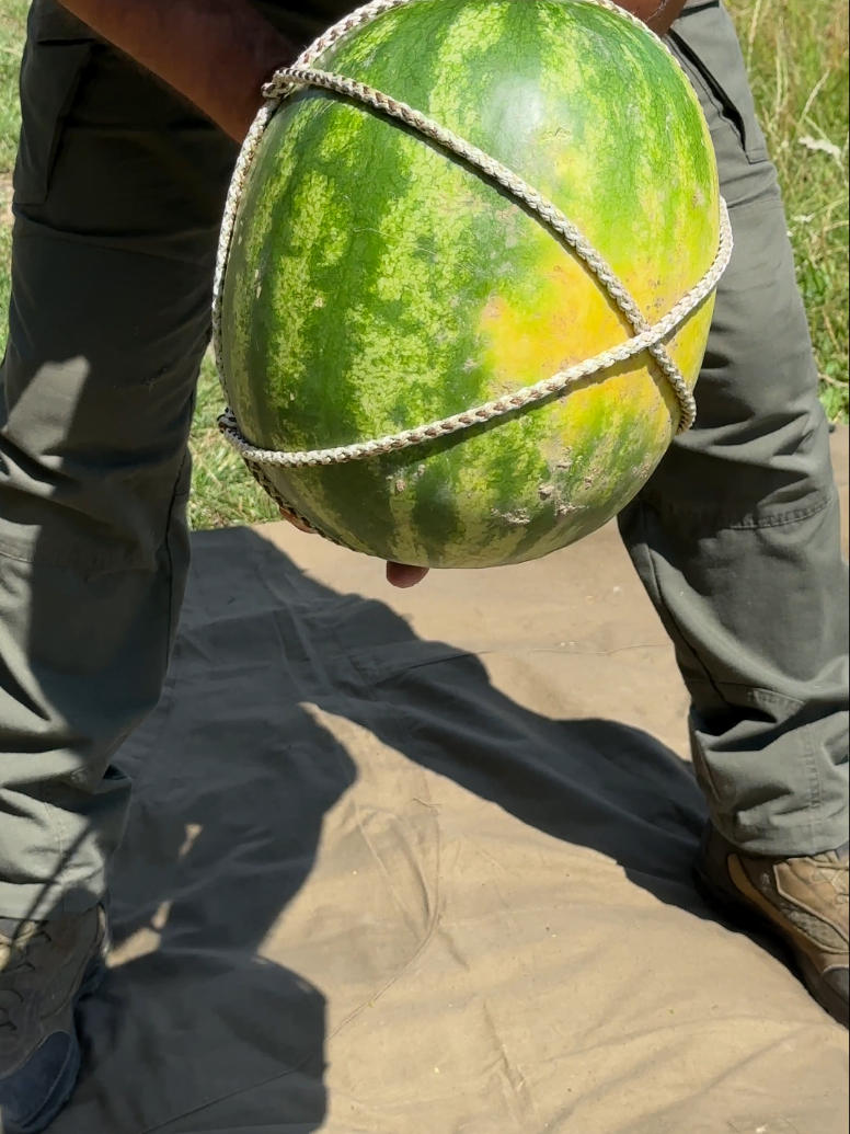 Rope Secret: How to Carry Oversized Objects with Ease! #Outdoors #skills #survival #camping #lifehacks 