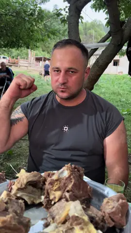 @gio pacia 😎🖤✊  ვინ მოერევა?  სუში vs ხაშლამა 