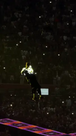 Get it breezy @chrisbrownofficial #chrisbrown #chrisbrownmeme #chrisbreezy #breezy #fy #fyp #foryou 