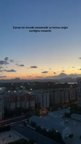 Önceliği değilsin.  Yoluna bak.