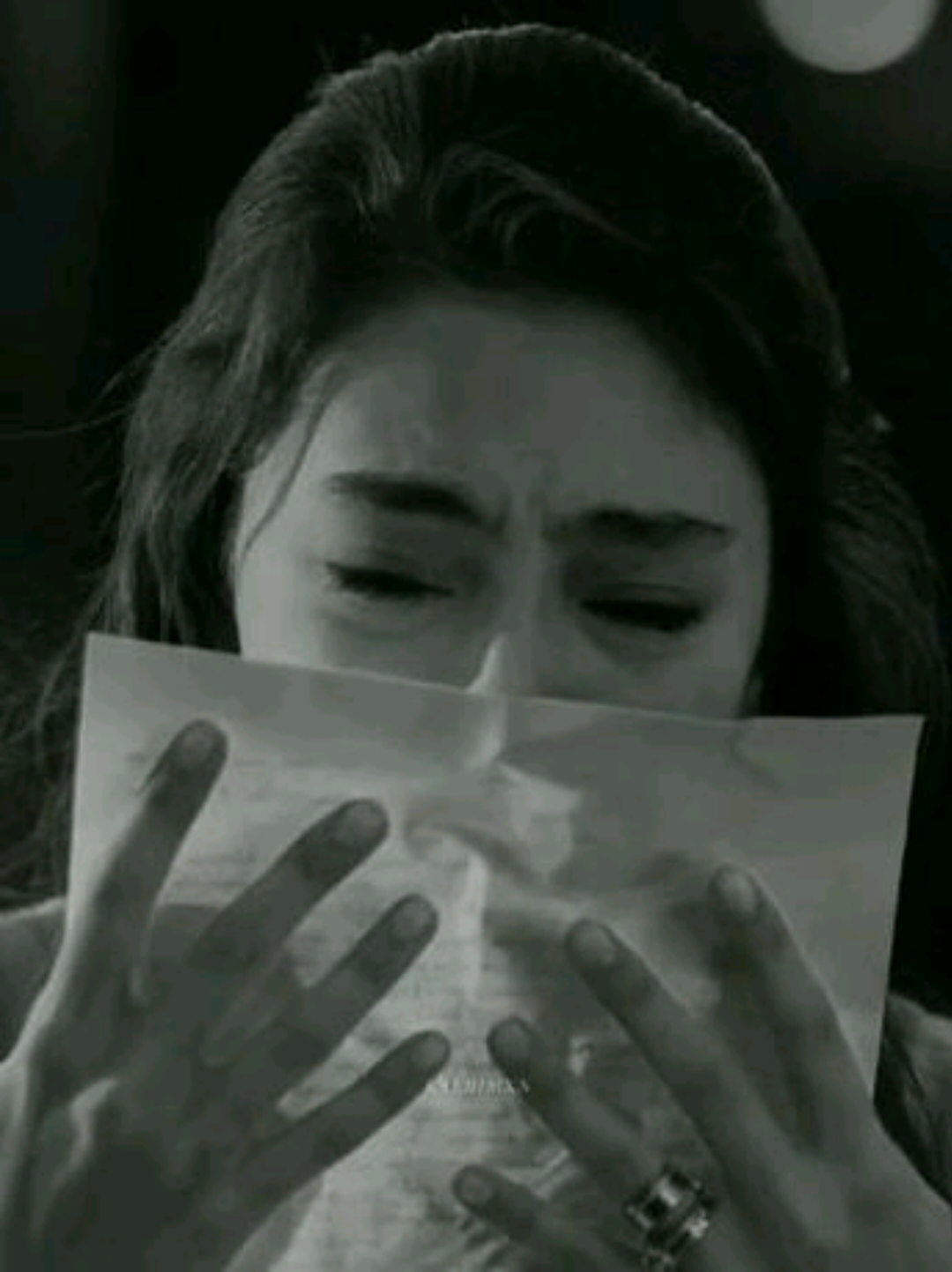 بَــتـــمَـــنى انــــســــاك 🖤. crd : @ꜱᴇɴɪ çᴏᴋ ꜱᴇᴠɪʏᴏʀᴜᴍ ˚ʚ♡ɞ˚ 🖤 #kemalnihan #nihkem #endlesslove #büraközçivit #karasevda #neslihanatagül #anlatamam #حبأعمى  #حب #Love #نيسليهان_اتاغول🖤🖤📎 #بوراك_اوزجيفيت #foryou #foryoupage #aşk #viralvideo #viral #مسلسلات_تركية #seniseviyorumm #بتمنى_انساك #sherineabdelwahab 