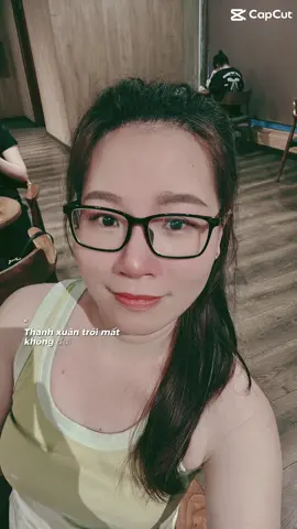 Thanh xuân trôi mất không đợi ai.. #thanhxuantuamaytroi #viraltiktok #xuhuong 