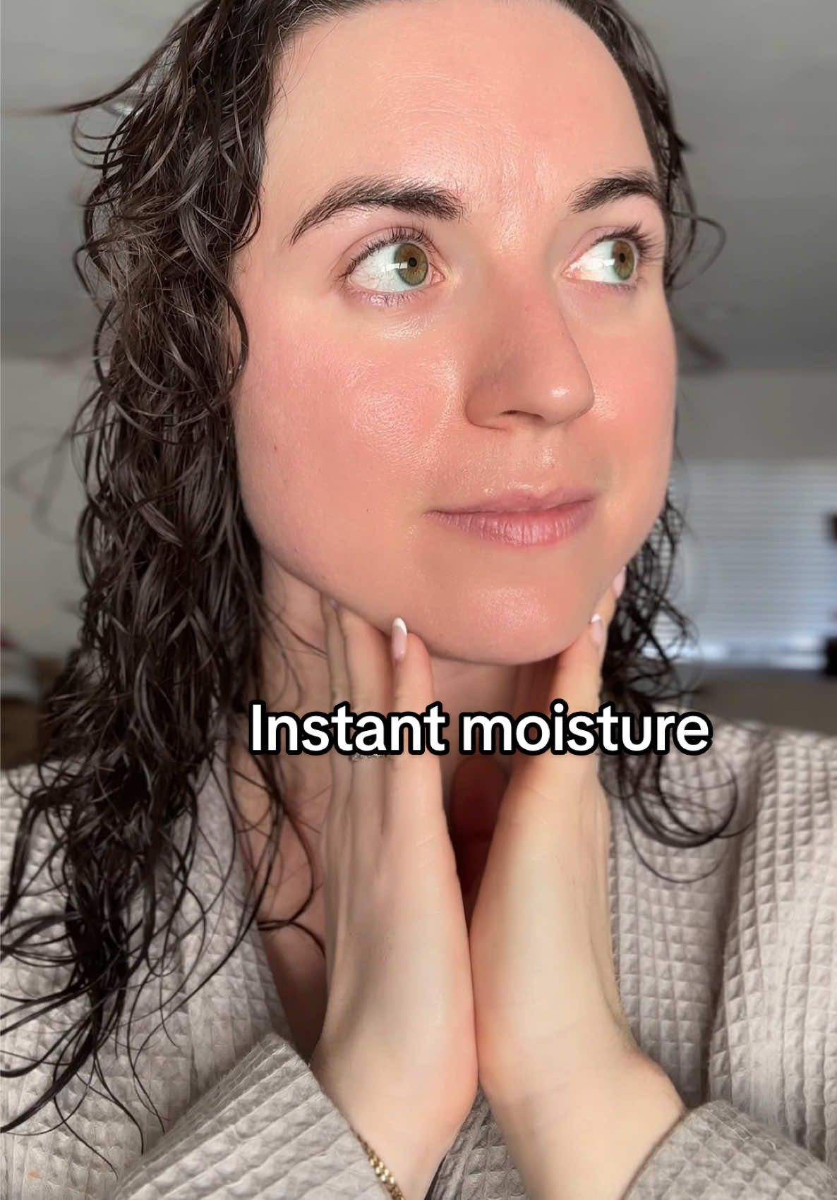 Who doesn’t love a good hydration boost?  Get ISOI now on TikTok shop! @ISOI  #kbeauty #ISOI #ad #botanicalskincare #hydrating 
