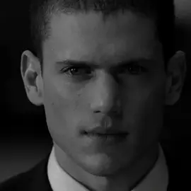 شباب فتحت ميزه الهدايا لا تقصرون ❤️ #michaelscofield #PrisonBreak #fyp #عيد 