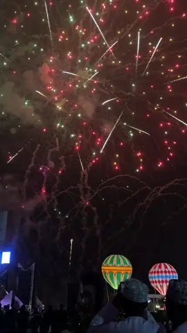 صلاله🥹🎇🤍🩵#salalah #oman #fyp #fireworks #اتين_سكوير 